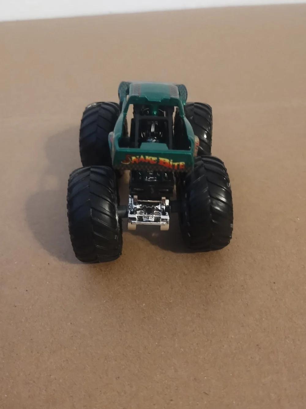 Hot Wheels Green Monster Truck Snake Bite 1:64 scale  very good condition